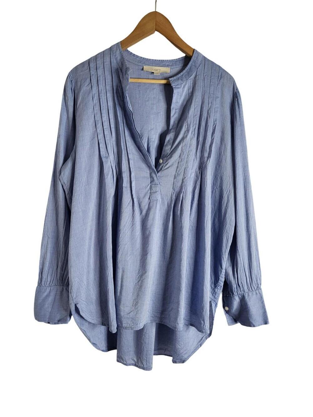 Loft Pintuck Split Neck Tunic Long Sleeve Flowy Light Blue Chambray Size Large
